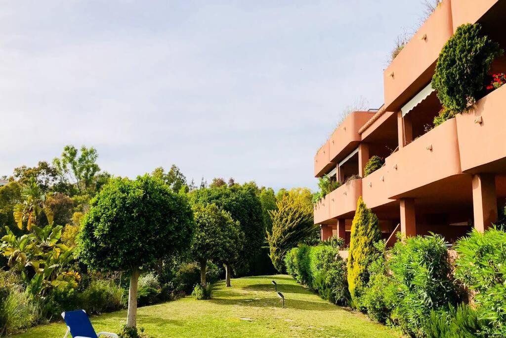 Appartement Puente Bright Terrace, Pool & Garden View