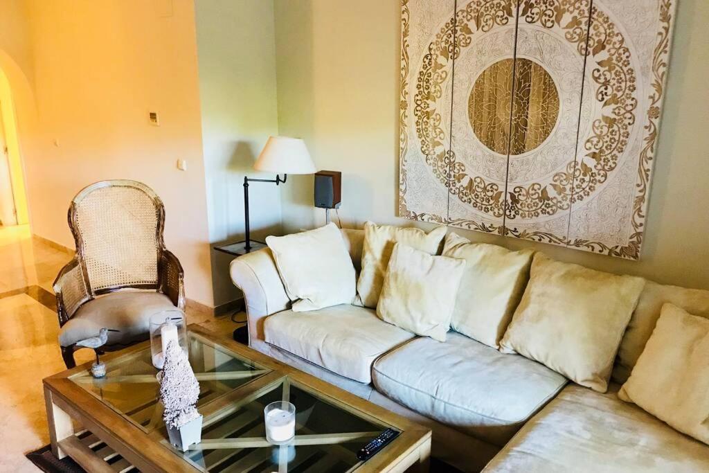 Puente Bright Terrace, Pool & Garden View Marbella