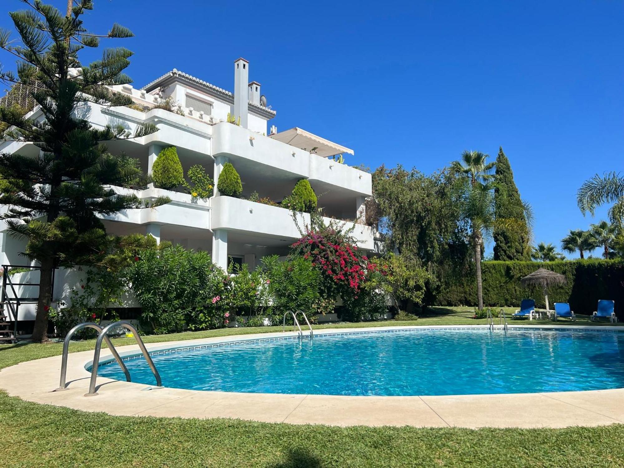 Puente Bright Terrace, Pool & Garden View