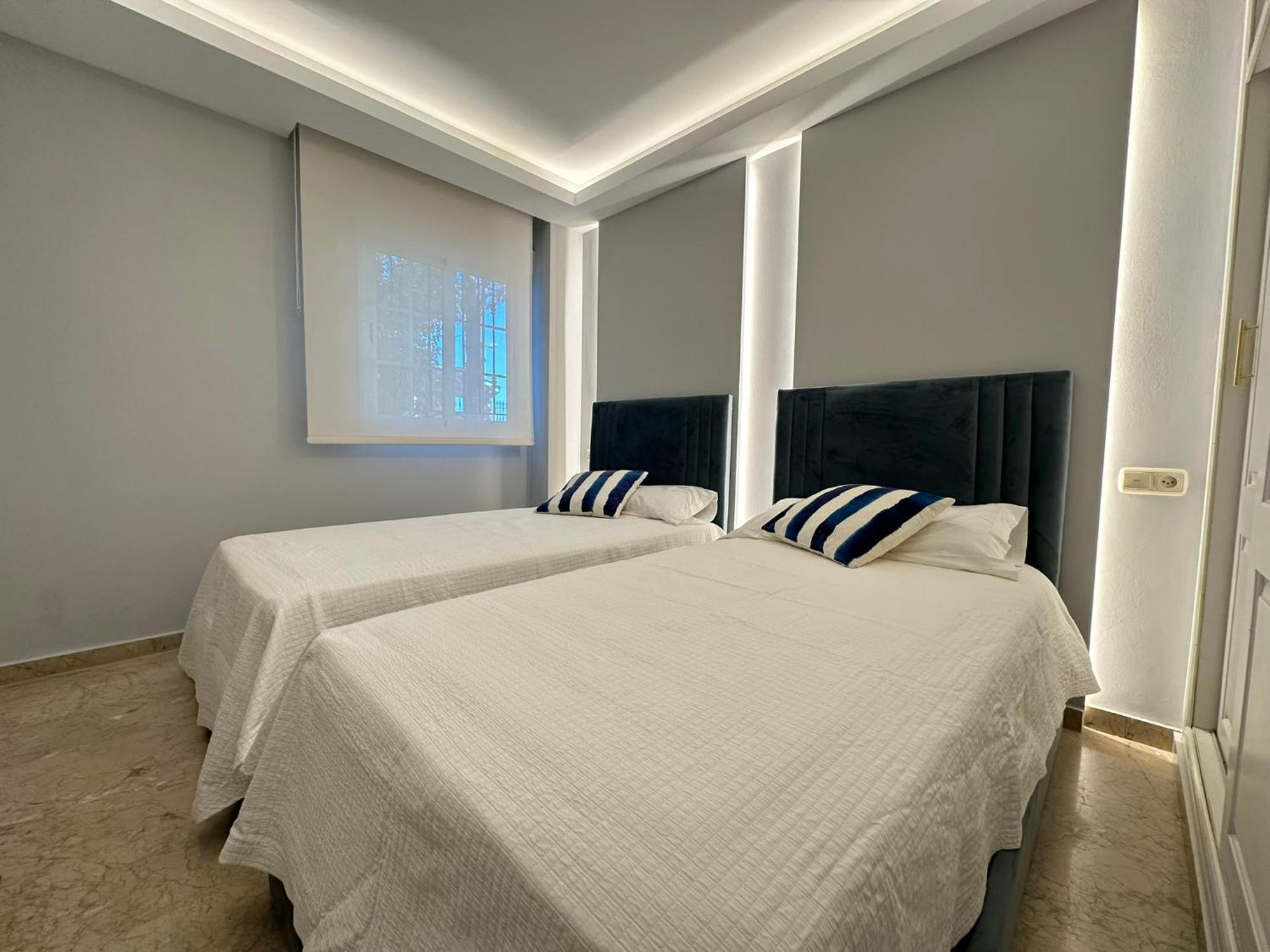 Apartment Puente Bright Terrace, Pool & Garden View